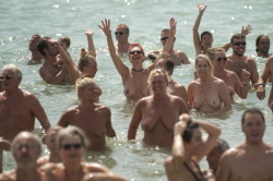 kwmlnaturist:  Gathering In The Sea. 