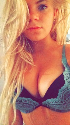 womenexcellence:  gangstahunny:  Hi - gangstahunny  Hello 😍