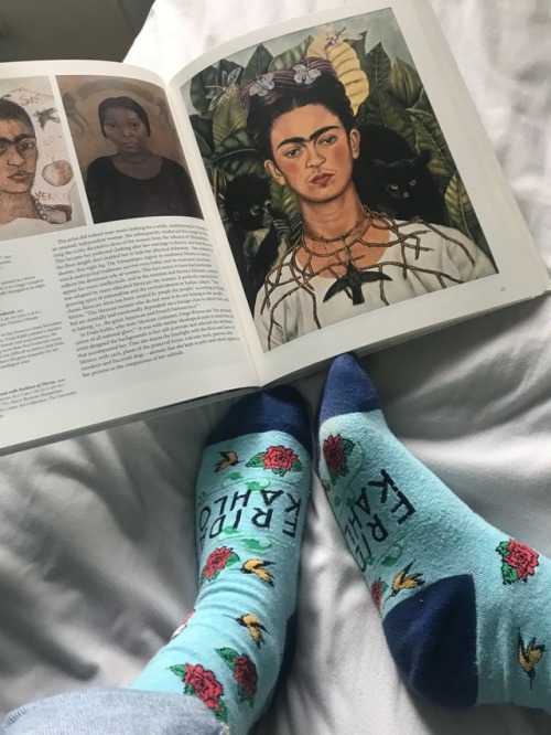 cherryblossomkiddo: My Frida socks make me happy