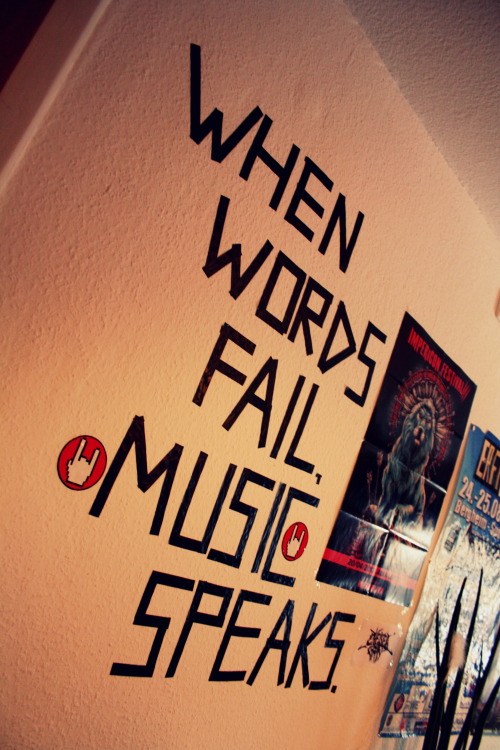 tie-me-a-rope:  my wall c: 