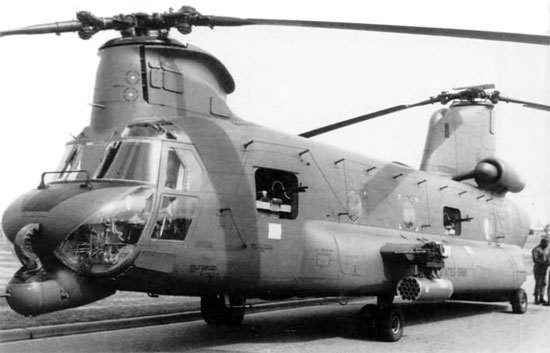 enrique262:  Boeing ACH-47A “Guns A Go-Go“ experimental gunship helicopter. 