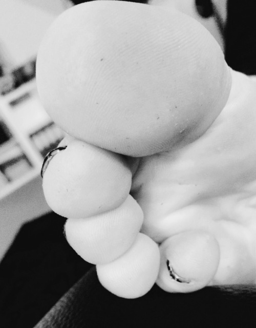 feetgirl86:My big toes ❤️️❤️️❤️️❤️️❤️️