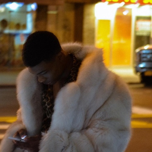 bbyjamez:“U calling the uber or should I?” : @davidhenrystudio : @mahaliaconstant (at Ne