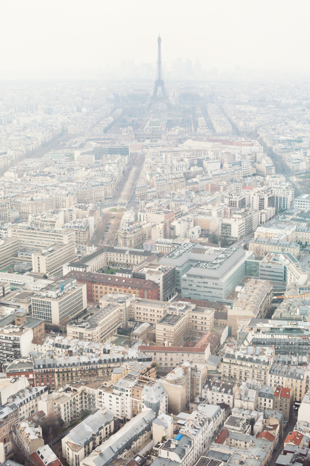 cold-hearted-snake:  annstreetstudio:  A Parisian getaway for quiet reflection on
