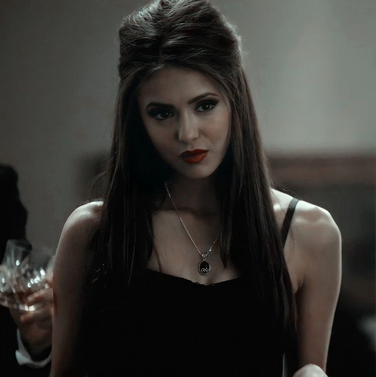 Katherine Aka Katerina Petrova- The Vampire Diaries - Elena Vampire Diaries  Masquerade, HD Png Download - 934x716(#3938120) - PngFind