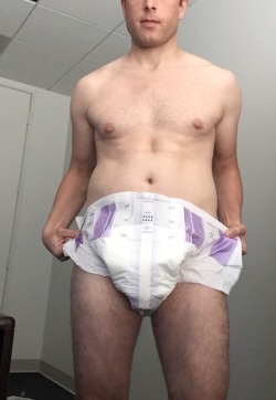 submissivejockslave:  Diapering up and back