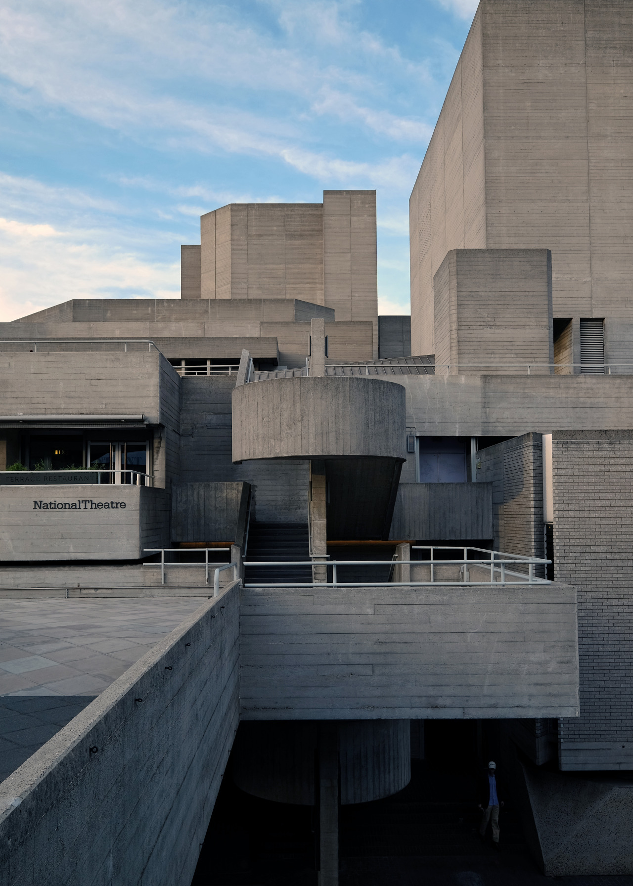 scavengedluxury:  National Theatre. London, July 2015. 