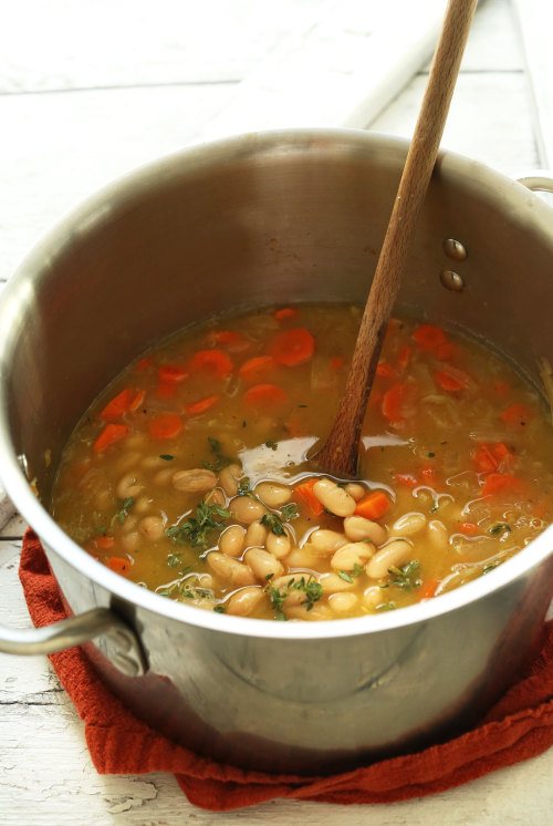 justfoodsingeneral: Thyme &amp; White Bean Pot Pies“10-ingredient vegan pot pies infused w