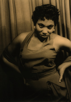 barringtonsmiles:  One of my personal heroes, legendary black American soprano Leontyne Price, for Carl Van Vechten in 1953. 