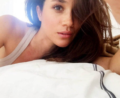 Meghan Markle leaked topless pics &gt;&gt; CelebsUnmasked.com