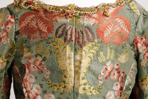 ephemeral-elegance: Robe a la Polonaise, ca. 1774-93 via The Met
