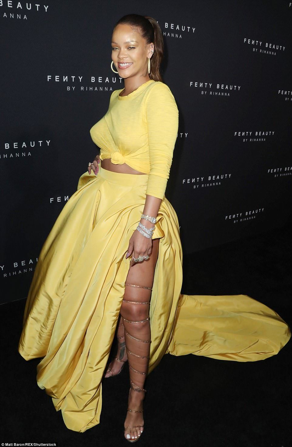 starlets:  Chat and trade images with other starlet fans  rihanna 