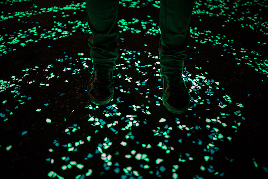 wnq-writers:  culturenlifestyle:  Van Gogh Path by Daan Roosegaarde  Van Gogh-Roosegaarde