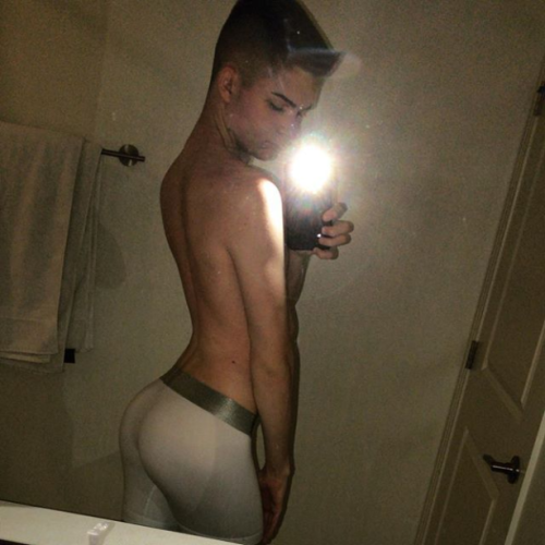 twink-wink: Damn boy you know what you’ve got