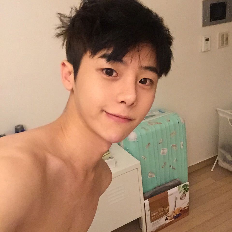 korean-boys:www.instagram.com/lucluck94