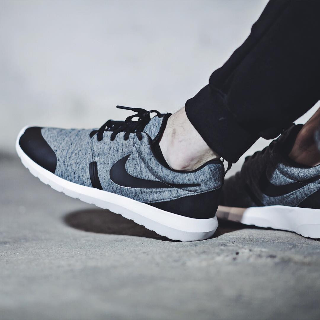 nike roshe one fleece