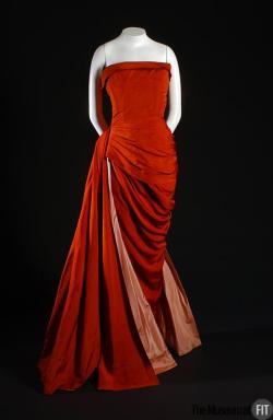 omgthatdress:  Dress Elsa Schiaparelli, 1955