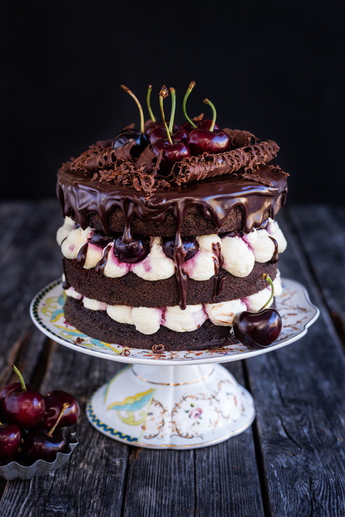 syrenkat: foodporn-chocolate: Eggless Easy Black Forest Layer Cake @nihilismpastry