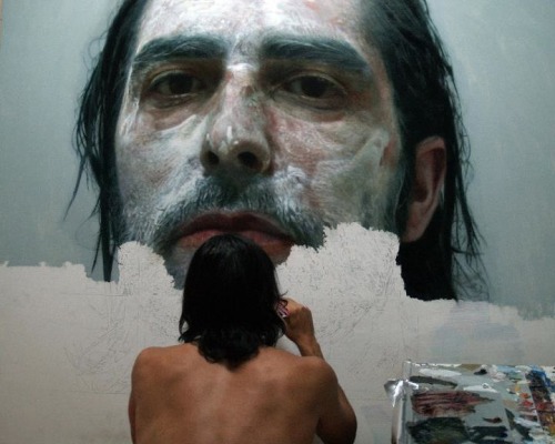 peruvian-diego:  These incredibly photorealistic self-portraits are the work of Spanish painter Eloy Morales. Eloy is one of the best hyperrealistic painters in the world, not only are his paintings photographic in quality but they possess a kind of life