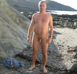 dudes-nude:  Main blogs: nudists-and-exhibitionists