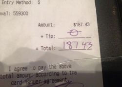 micdotcom:  A Facebook post by a waitress who got completely stiffed on a 赛 check is going viral for highlighting the plight of service industry workers who rely on gratuity to pay their bills. But not everyone agrees with her.