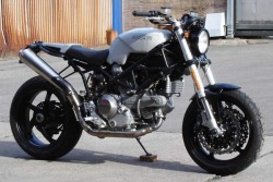 boxerfanatic:  cool modified Monster S2R. Love the single siders
