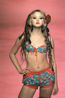 corporateslut:  DEVON AOKI x BETSEY JOHNSON SS99