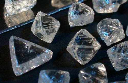 Does De Beers really control the diamond price?Every time I post on the gemmy form of carbon, some c