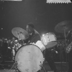  Art Blakey & the Jazz Messengers performing