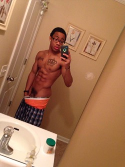 nudeselfshots-blackmen:Please follow:http://nudeselfshots-blackmen.tumblr.com/