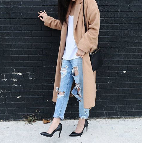 fashionn-enthusiast:  Coat Bag Ripped jeans Heels  
