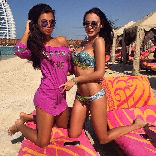 @shvartsanastasiya #jetsetbabe #jetsetbabes #alqasr #dubai #dubaigirls #burjalarab (at JetsetBabe.co