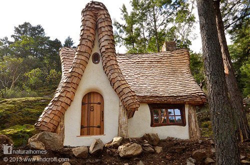 odditiesoflife:  Ten of the Best Storybook Cottage Homes Around the World These 10 fairy tale inspired cottages with their hand-made details call to mind the tales of the Brothers Grimm and other fantasy stories. All of these cottages are real-life homes