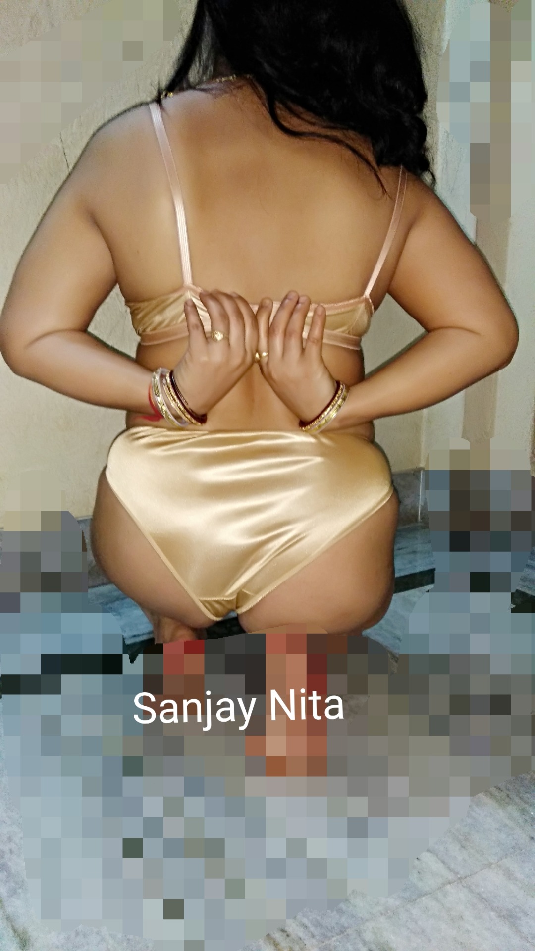 sanjaynita:Hi friends Nita open her bra who want to show boobs