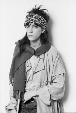 pattismithandrobertmapplethorpe:Patti Smith by Lynn Goldsmith