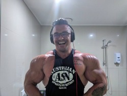 thebigrigmuslefreak:  That smile you have when you know your BIGGER and BETTER then all the other man in the gym 💪 fuck it feels good