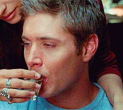nirvanka666:  Jensen makes drinking look