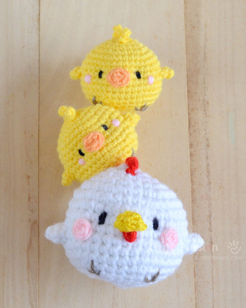 Hen & Chicks Amigurumi - Free Crochet Pattern by Craft Passion.