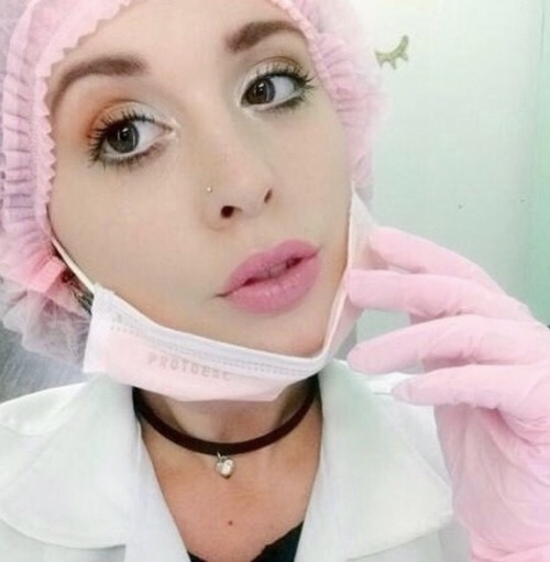 https://gloveslover.tumblr.com/post/164063335583