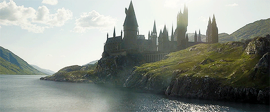 fantasticbeasts:Fantastic Beasts: The Crimes Of Grindelwald (2018) dir. David Yates