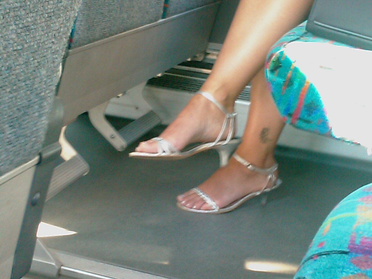 footman007:  I found some old candid pics taken some years ago at the bus. 