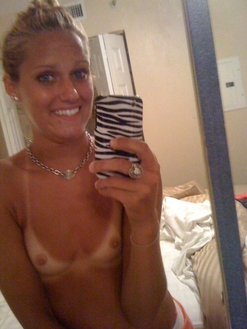 housewife-xxx-blog:  Real name: Emily Images: adult photos