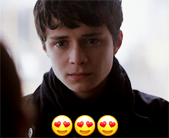 jonathanbyersh:  Can you believe Gilbert Blythe invented the heart eyes? (✿ ♥‿♥)