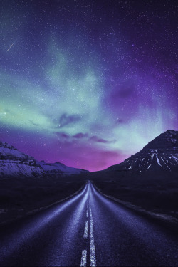 mstrkrftz:  Driving towards the shining lights by Dominic Kamp