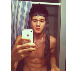 snatched-you:  A gift to the Asian lovers like myself;) He’s “IG famous”-ish… You can see him in majority of the shout out pages… Enjoy;) 