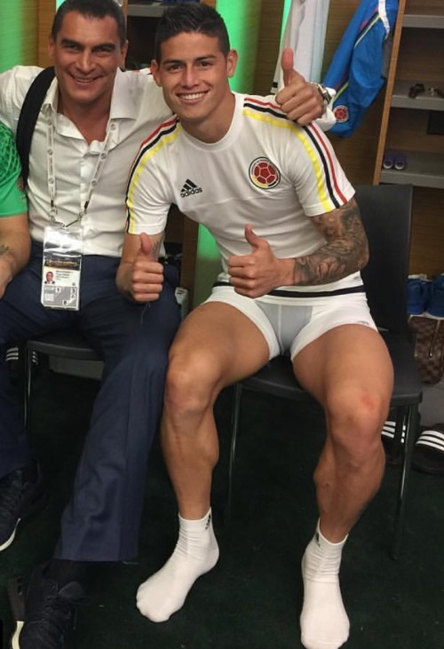 maleathletessocks:  Football. James Rodriguez 