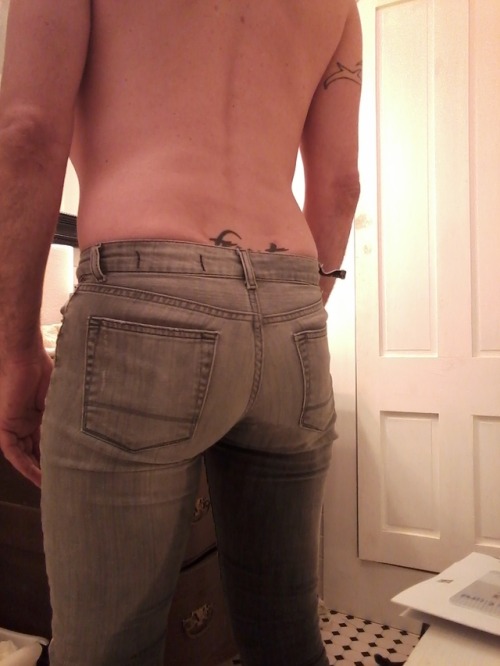 ipmypantz:Early morning pants wetting