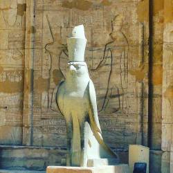 anubis-lon:  Templo de Horus, Edfu. (en Temple