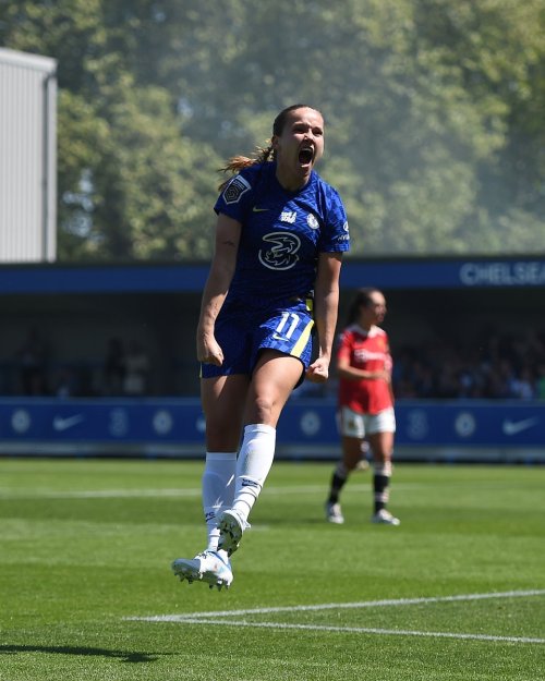 Guro Reiten breaks the deadlock against Manchester United.