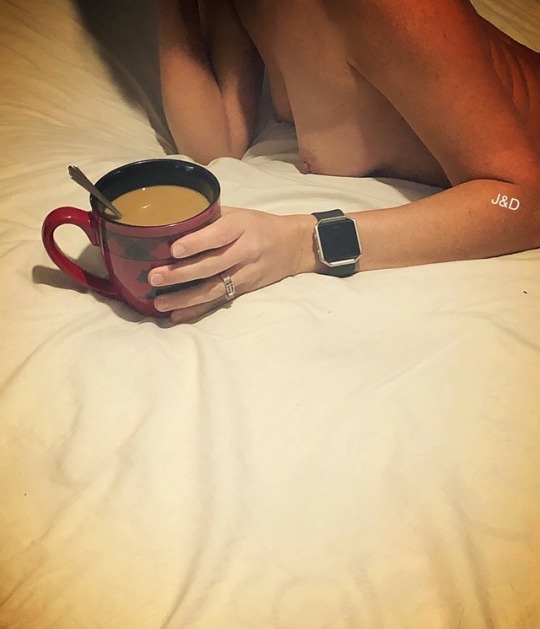 wenjoy3:  Coffee ☕️and Boobs ( • ) ( • ) SundayCoffee and Netflix….best way to enjoy Sunday!Send your submission now ✓  Reblog ♻️ and tell a ‘friend’ 
